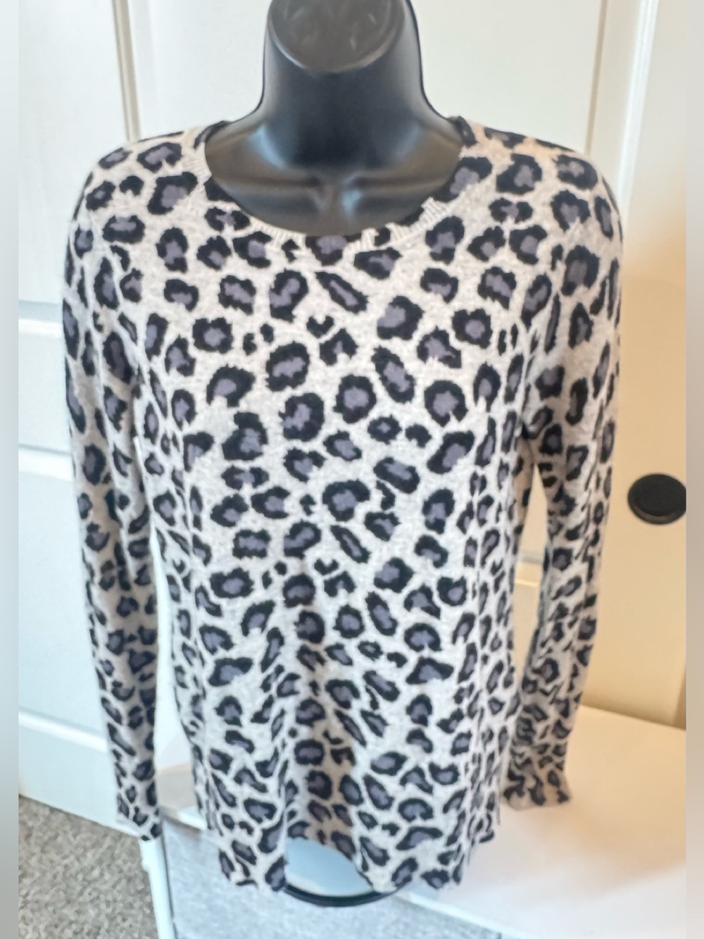 Cynthia Rowley Leopard Print Cashmere Pullover - Gray & Black
